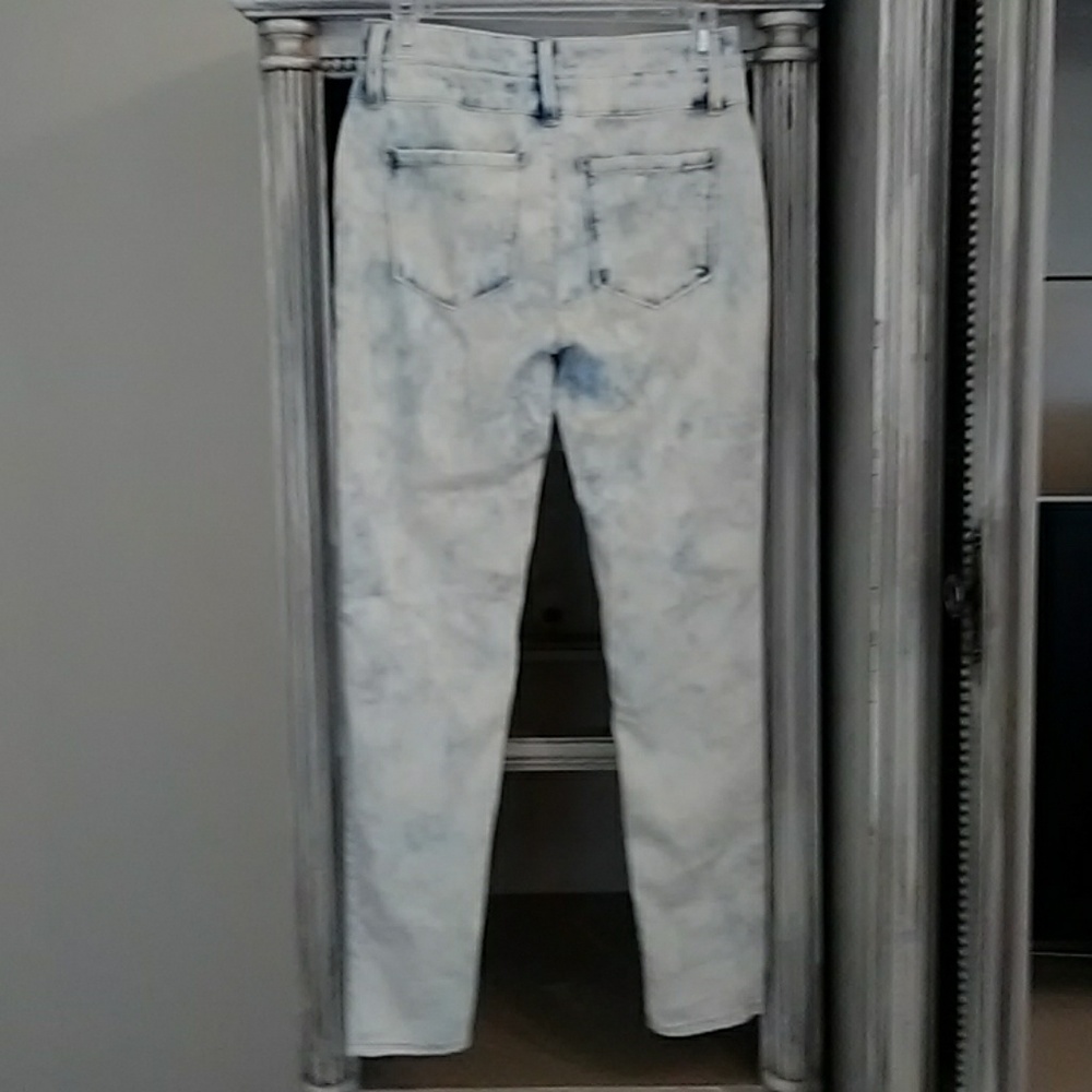 Tinseltown Acid Wash Jeans (Juniors) - Picture 2 of 5